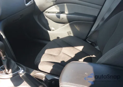 2013 Dodge Dart Sxt z USA, uszkodzony, nr VIN 1C3CDFBA2DD335581